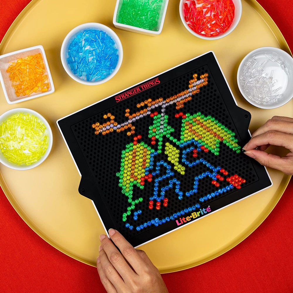Jogo Lite-Brite Edição Especial - Stranger Things - MerchVillain